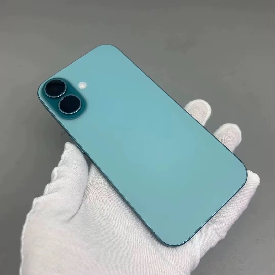 iPhone 16 simple