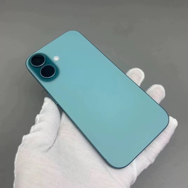 iPhone 16 simple