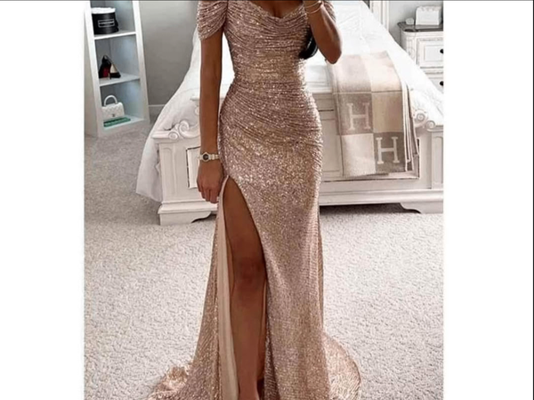 Robe soirée élégante fendue