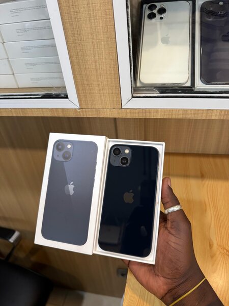 iPhone 13 simple