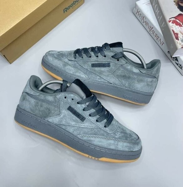 REEBOK CLASSIC