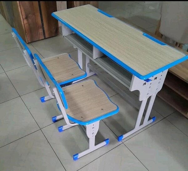 Bureau d'école réglable
