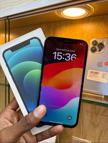 iPhone 12 simple