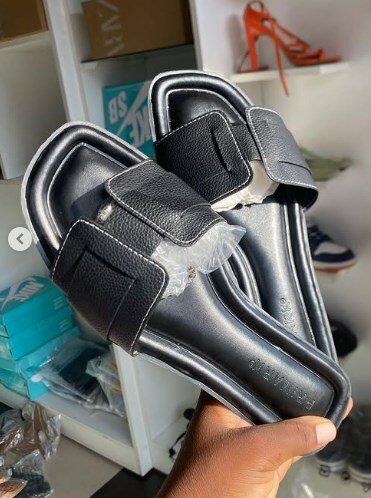 Slippers black
