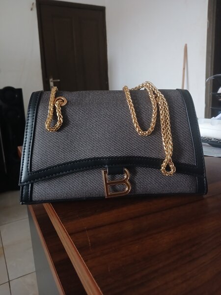 Sac à bandoulière élégant femme