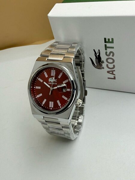 Montre de luxe (Lacoste )