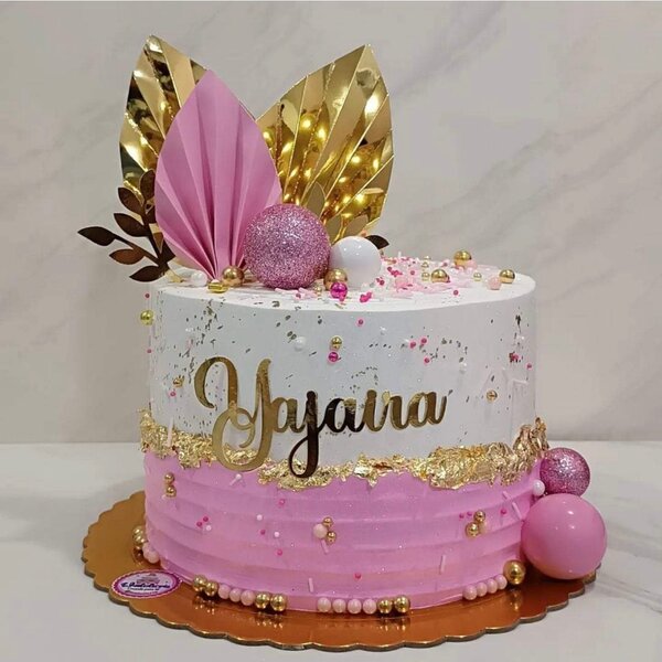 Cakes in Madina