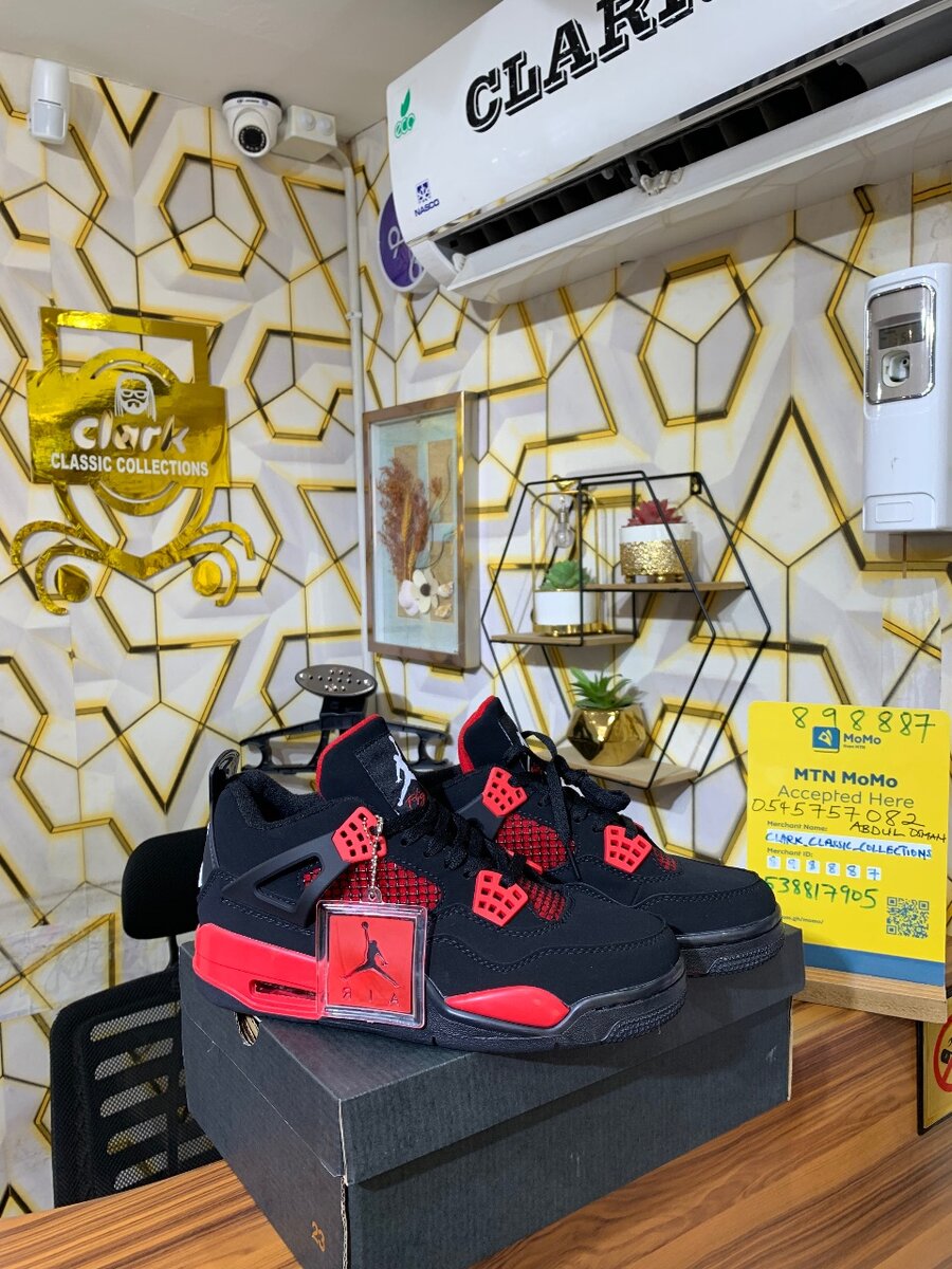 Jordan 4