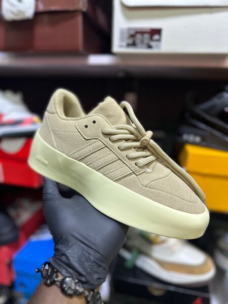 Adidas yeezys (fear of God) Edition