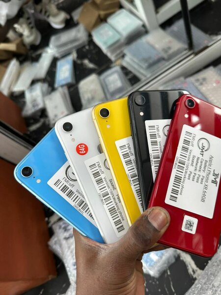 IPHONE XR CASI NEUF