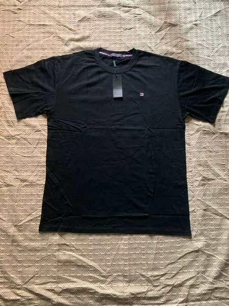 T-shirt noir classique pour homme