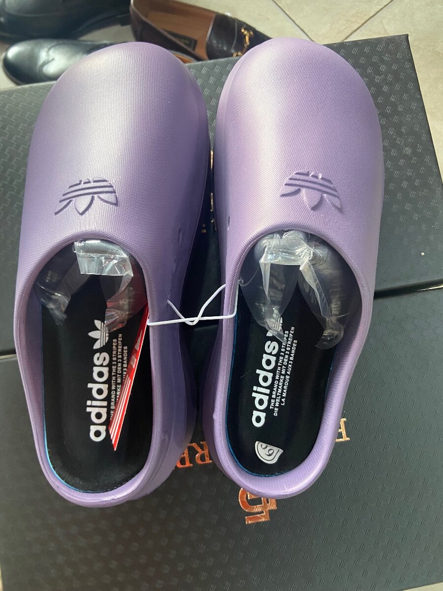 Ladies sandals