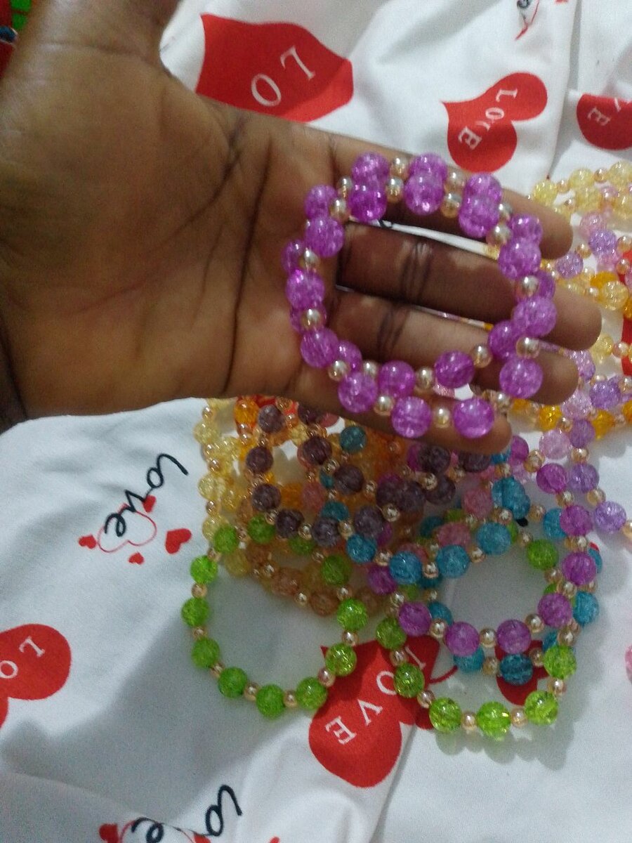 Bracelets en perles colorées