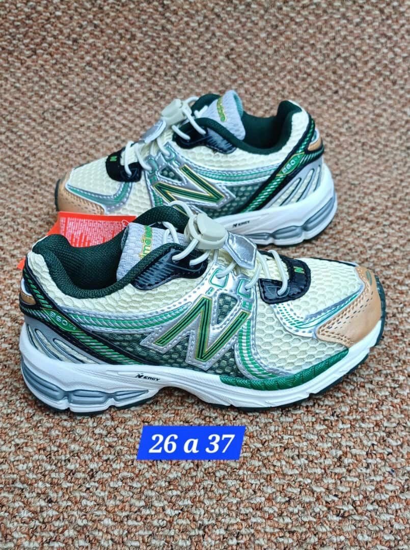 New Balance enfants 860V2