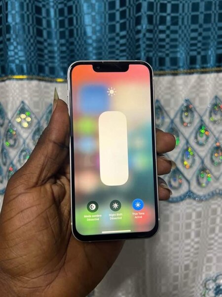 iPhone dernier modèle blanc
