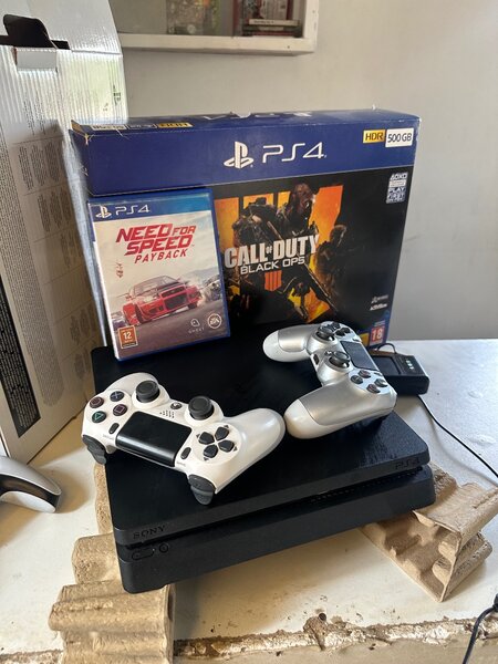 PlayStation 4 slim