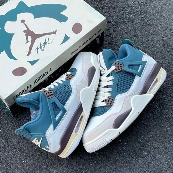 Air Jordan 4 Retro