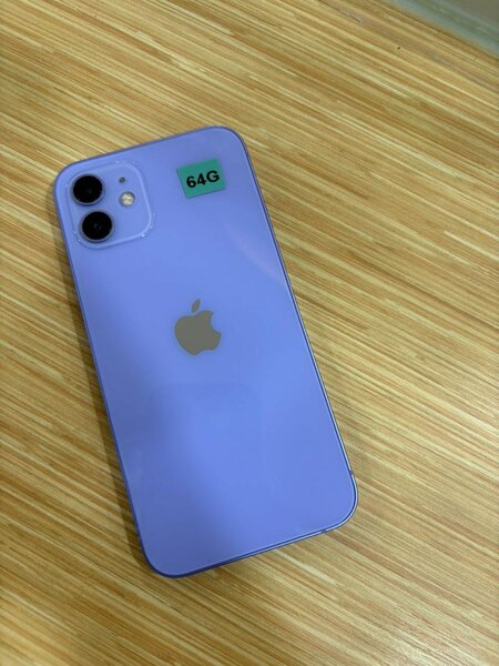 iPhone 12 64giga tout passe