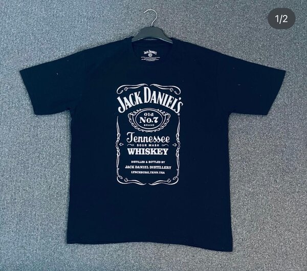 Round neck T-shirts