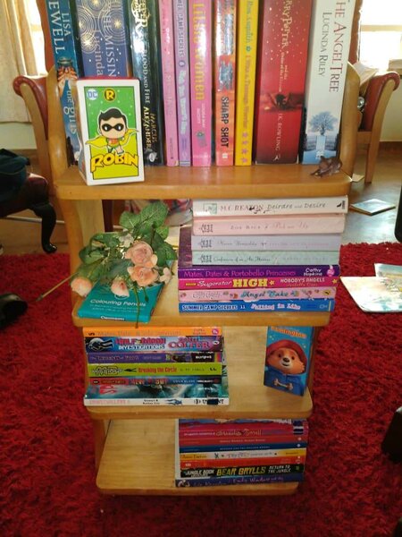 Mini bookshelf