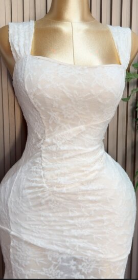 This dress is so pretty! Perfect for your outing this weekend Size 8-14