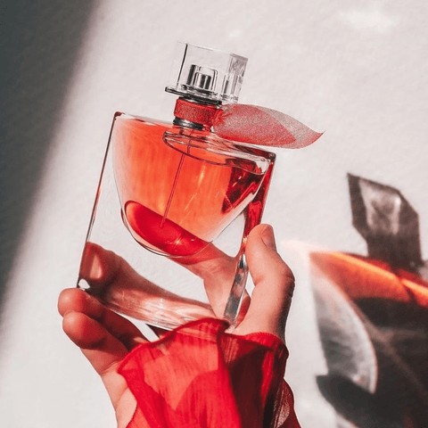 La Vie est Belle ( parfum agréable et tendre )