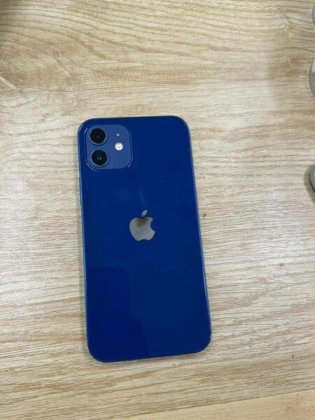 iPhone 12 simple
