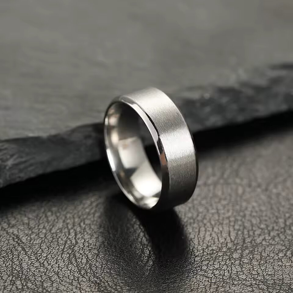 Bague Moderne en Acier