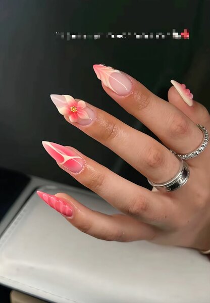 Press on nails