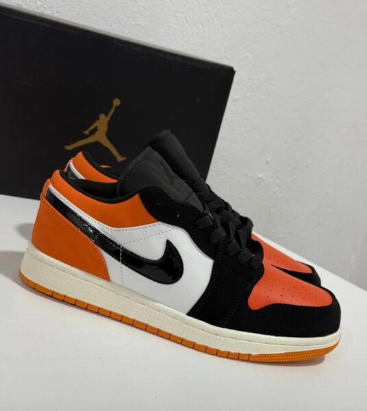 Low cuts Jordans