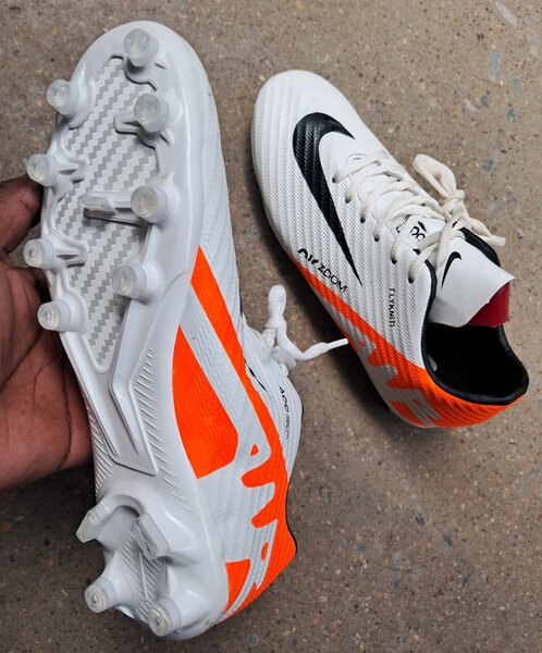 Soccer boots