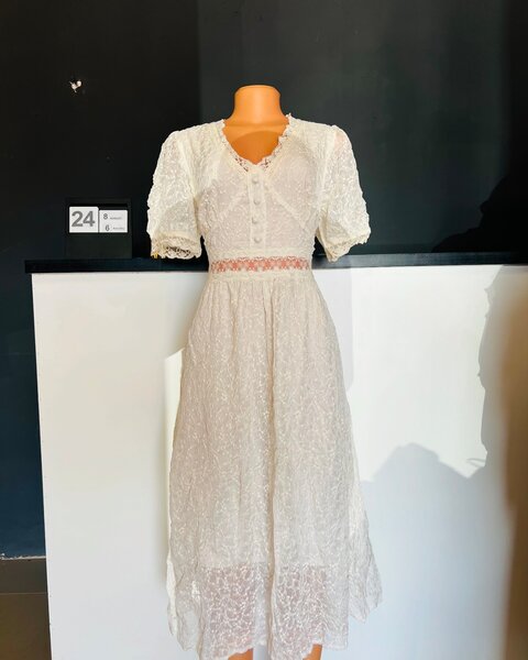  women's beautiful dress 