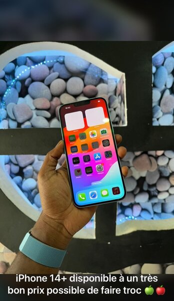 iPhone 13 simple