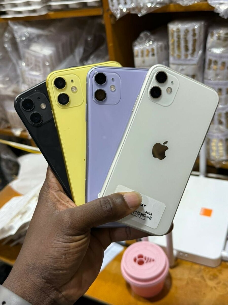 iPhone 11 64giga casineuf très propre avec garantie