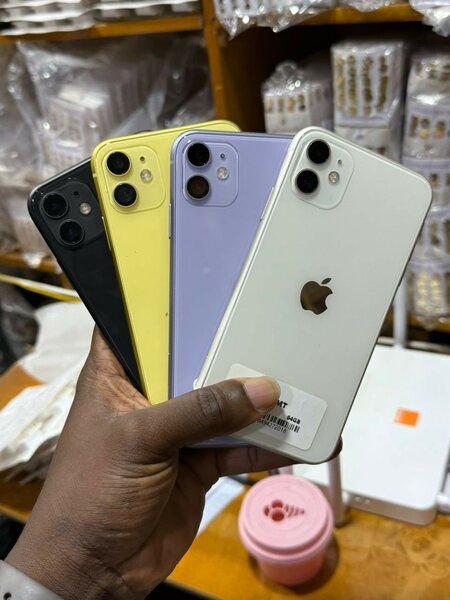 iPhone 11 64giga casineuf très propre avec garantie