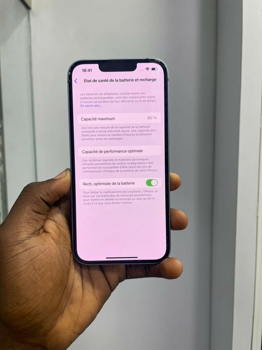 iPhone 14 128go en bon état