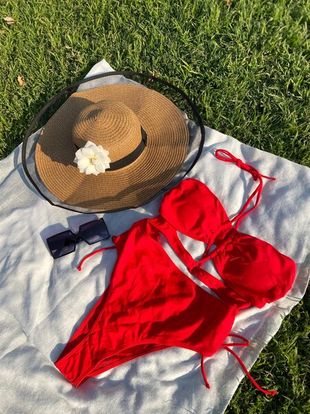Bikini / swimsuit