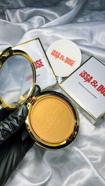 Poudre compacte ISSA&DOSE