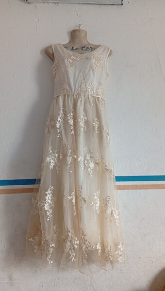 Robe longue en dentelle élégante