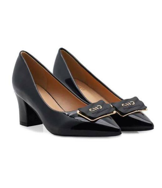 Ladies shoes