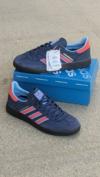 Addidas  Sneakers