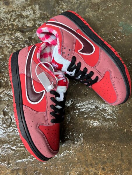 Nike swoosh