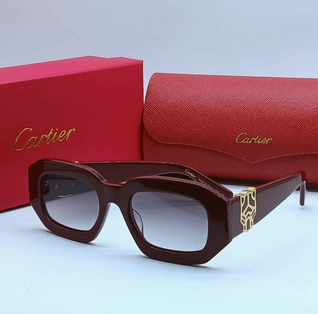 Lens frame