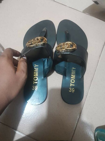 Ladies slippers