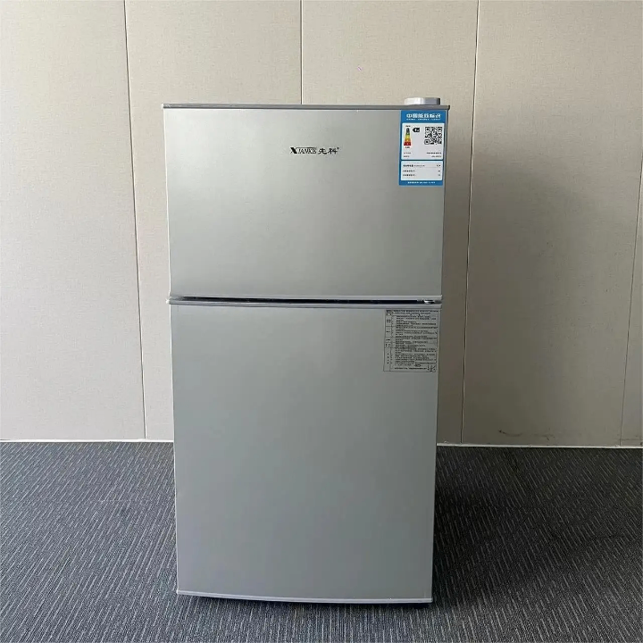 Double door refrigerator