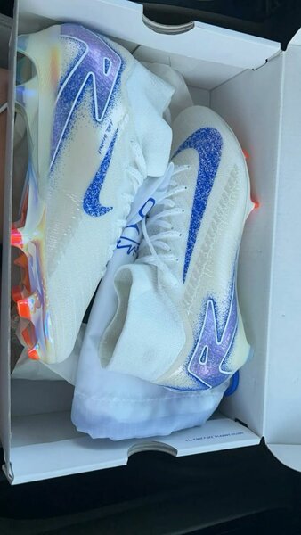 AIR FOOTBALL BOOTS