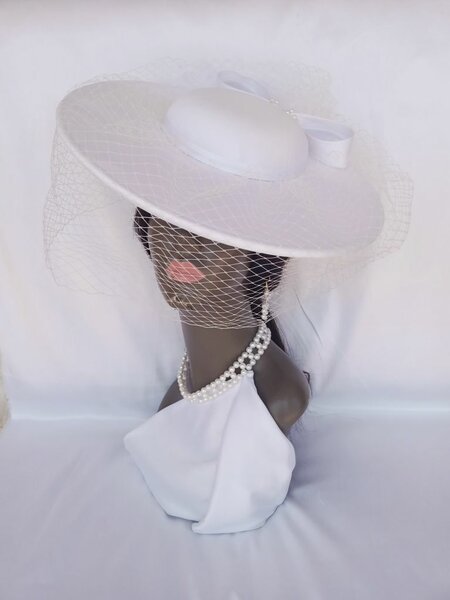 Fascinator hat