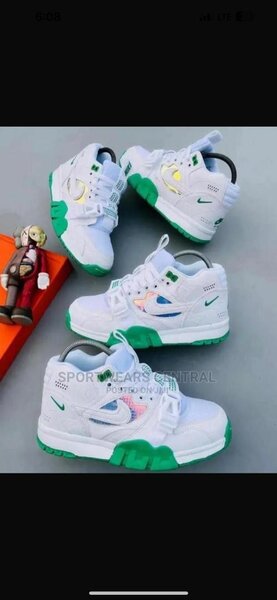 NIKE CLASSIC