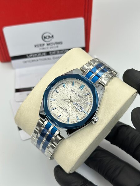 Montre acier inoxydable élégante