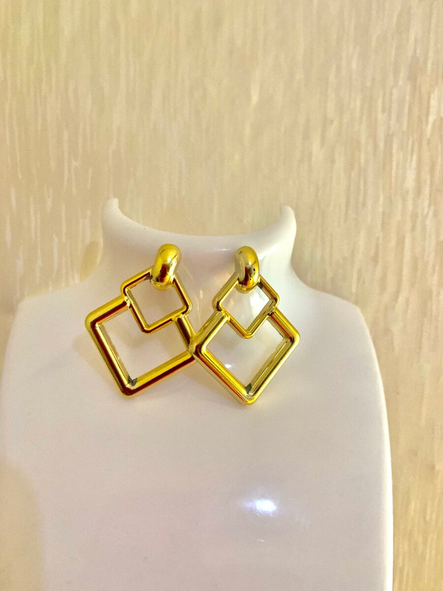 Fashion earrings